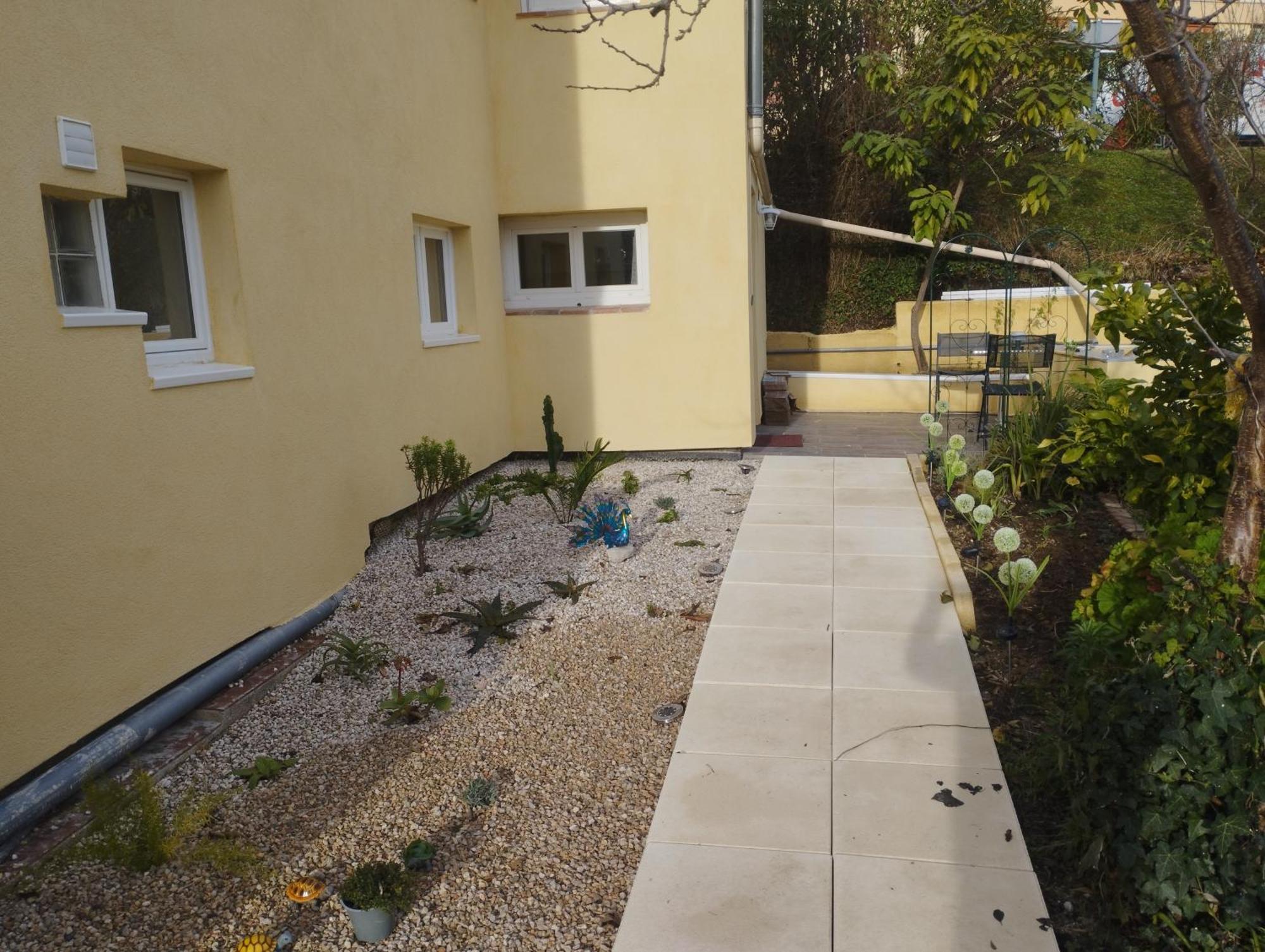 Appartement Aurore En Rez De Jardin Avec Parking Gratuit Vence Eksteriør bilde